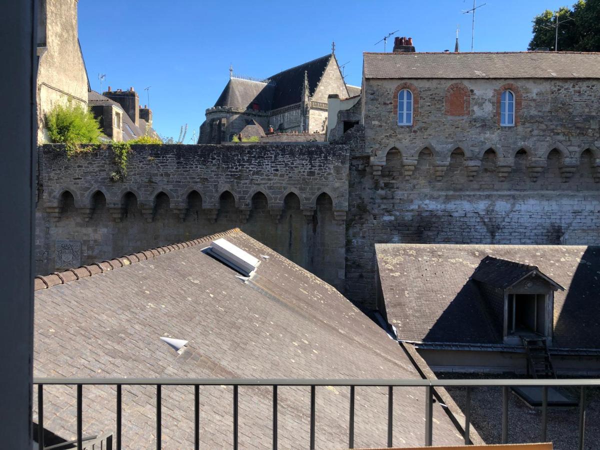 VUE SUR REMPARTS - Coeur de Vannes- 2CH Extérieur photo